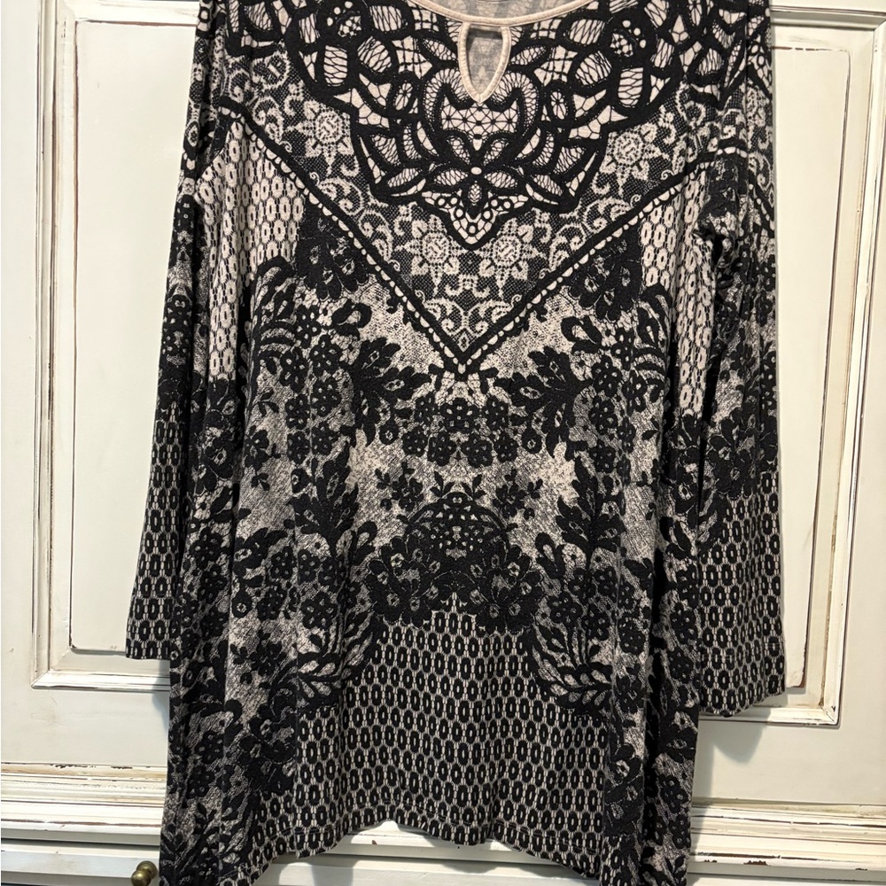 Soma Black and Cream Patterned Tunic
